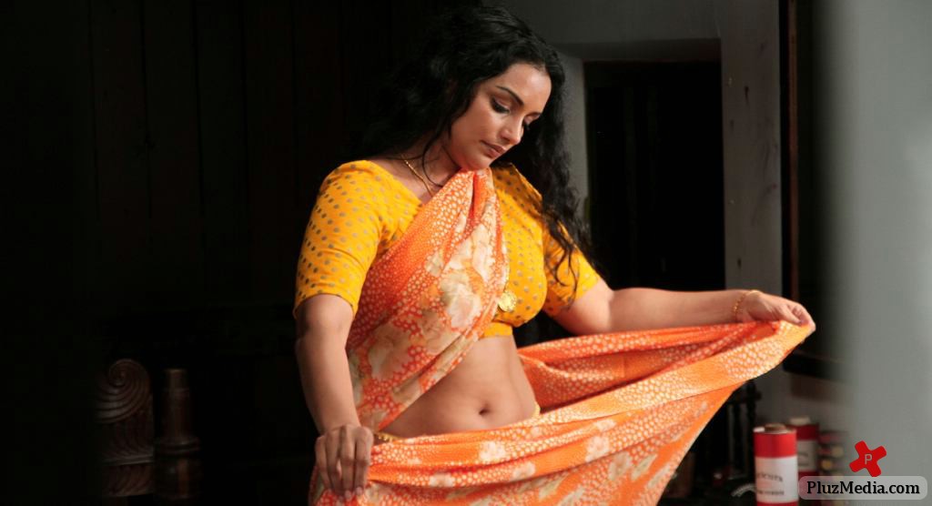 Shweta Menon - Rathi Nirvedam Hot Movie Stills | Picture 79984